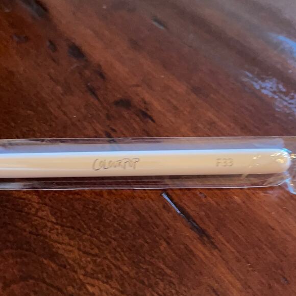 NWT ColourPop Face Smal Fluffy Brush in F33 - Picture 2 of 4
